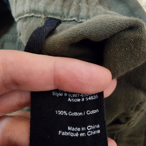 Wilfred Free cropped khaki cargo style pants / dark green / Aritzia 100% cotton - Picture 7 of 11